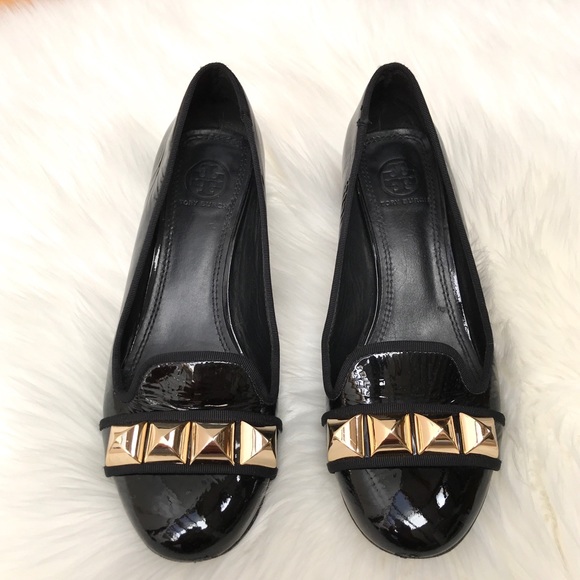 TORY BURCH Black Patent Leather Studded  Pumps - Picture 2 of 8